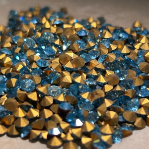 KS & Co Vintage Swarovski Crystals Aquamarine Round SS15 PP29 Gold Foil Pointed NOS