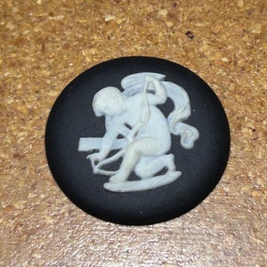 Vintage Authentic New & Unused WEDGWOOD Cupid 29mm Cameo In Black Jasperware
