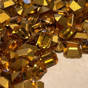 DS & Co Vintage Authentic Swarovski Gold Topaz Austrian Crystal 7x5mm Rectangle Gold Foil NOS