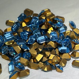 DS & Co Vintage Swarovski Austrian Crystals 1960s Aquamarine 7x5mm Emerald Cut Rectangle Gold Foil NOS