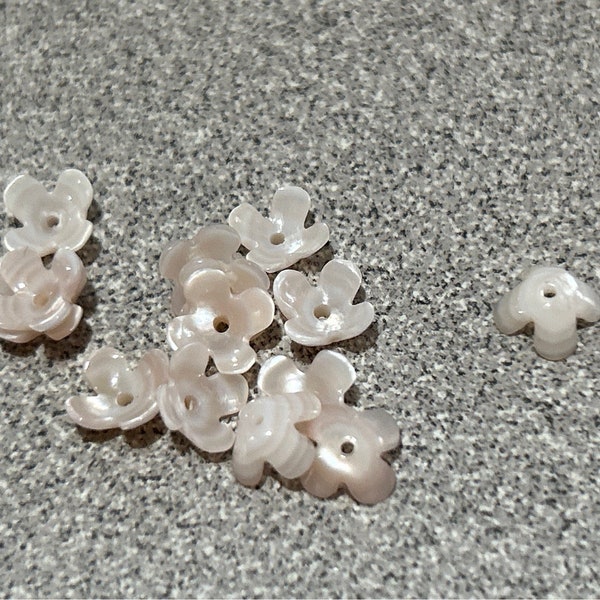 Vintage Genuine Conch Shell 7mm Delicate Pink 4 Petal Flower Bead-New Old Stock