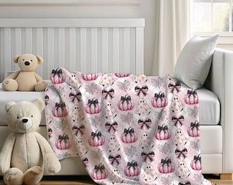 Velveteen Ghost Blanket: Spooky Halloween Home Decor