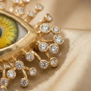 Vintage 18K Gold Evil Eye Brooch | Surrealist Pin | Festival Jewelry | Unique Brooch | Avant-Garde Gift for Her bild 3