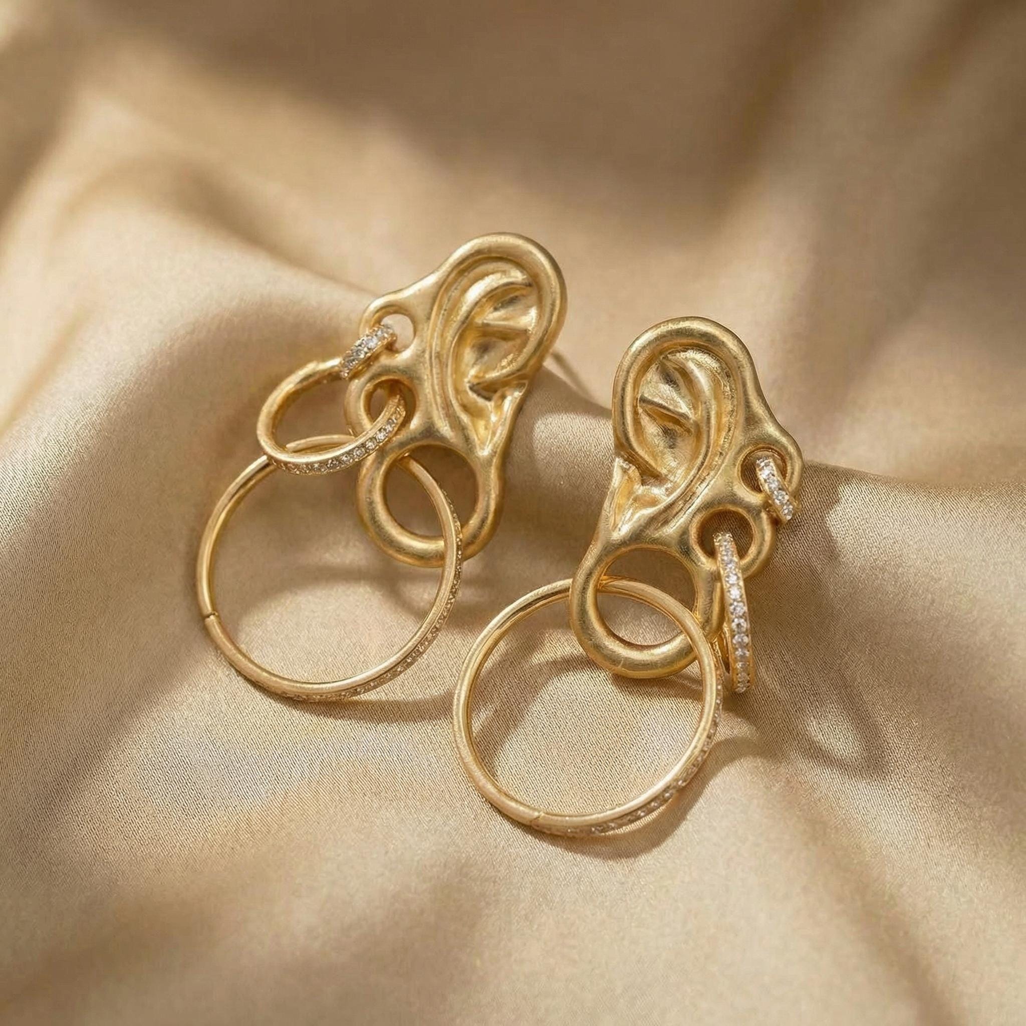 Schiaparelli刻印アシンメトリーピアス Schiaparelli Dupe Jewelry - Etsy