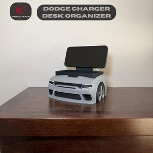 Organizzatore da scrivania ispirato alla Dodge Charger: decorazione per auto con caricatore wireless