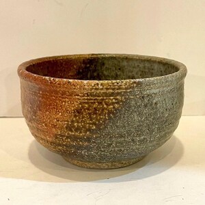 Studio Pottery Bowl – Rustic Earth-Tone Stoneware by Teague ’83