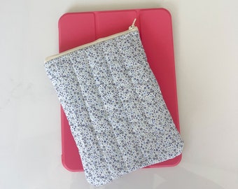 Padded Sleeve for Kindle, Kindle Paperwhite, eReader - Ditzy Flower Quilted - Custom Embroidered Personalized