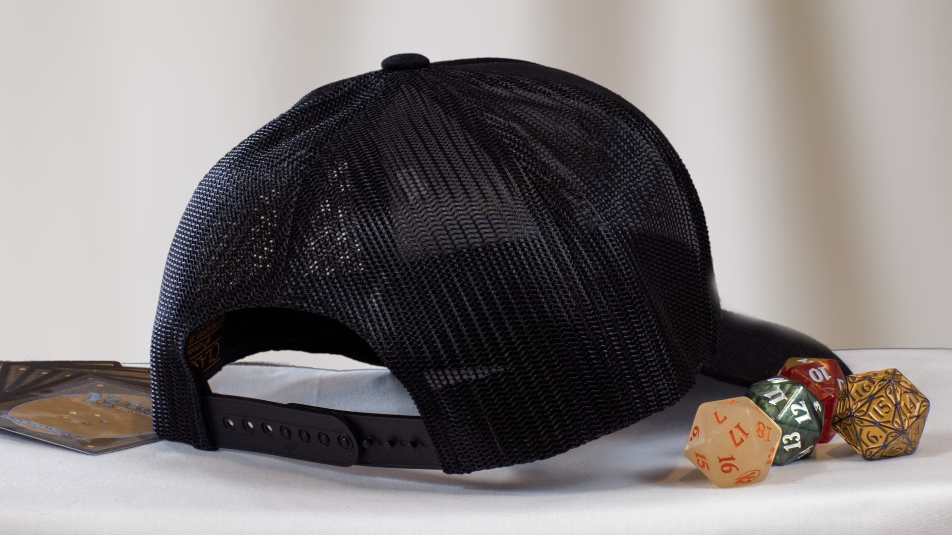 マジック：ザ・ギャザリング ブラックロータス 刺繍トラッカーハット