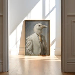 K&ouml;nnte beinhalten: Ein gerahmtes Gem&auml;lde eines wei&szlig;en Vogels, der einen Anzug und eine Krawatte tr&auml;gt. Der Vogel hat einen ernsten Ausdruck und schaut nach rechts. Der Hintergrund ist hellblau.