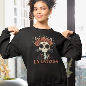 La Calavera Catrina Sweatshirt: Dia De Los Muertos Cat Lover Gift