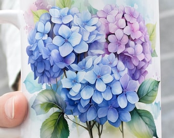 アジサイの花柄マグカップ、水彩画風フローラルコーヒーカップ、ガーデニング好きへのギフト、春の朝のマグカップ、花をイメージしたキッチンデコレーション、春の花