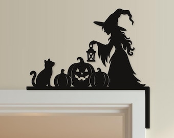 Halloween Door Decor Witch with Pumpkins & Lantern | Black Spooky Decoration (20x20cm)
