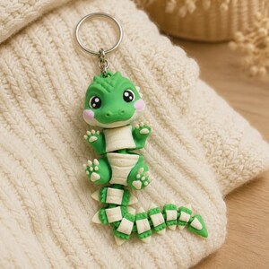 Crocodile Keychain Movable | Articulated Flexi 3D Print Green | Gift for Animal Lovers image 4
