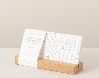 Calendario piantabile 2026 realizzato in carta con semi: sostenibile ed ecologico, per piantare una foglia ogni mese.