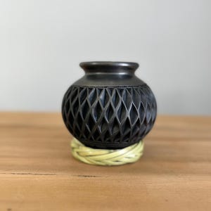 Barro Negro Vase - Black Pottery Vase - Barro Negro Decorative Vase - Mexican Home Decor - Oaxacan Home decor - Special Occasion