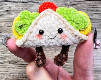 Taco de peluche de ganchillo, regalo hecho a mano, taco amigurumi de peluche, lindo regalo de cumpleaños para un amigo, decoración del hogar, llavero único, dije para bolso personalizado
