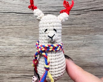 Regalo hecho a mano, alpaca de ganchillo, peluche de llama amigurumi, lindo regalo de cumpleaños para un amigo, decoración del hogar, llavero único, dije para bolso personalizado