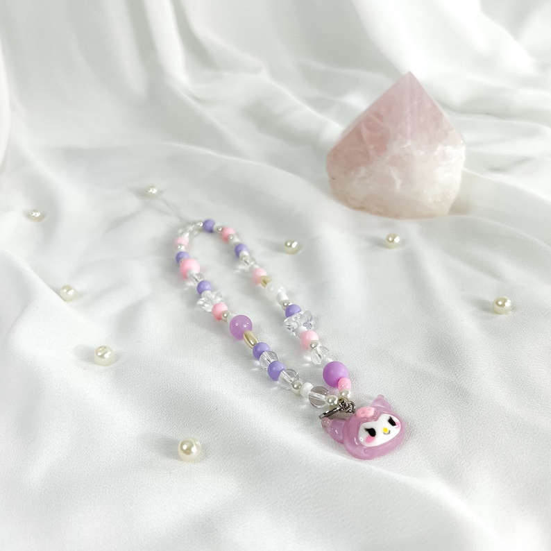 MINOU Cell phone chain made of glass beads, handmade cell phone accessory, phone charm Kuromi