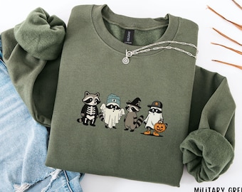 Halloween Raccoon Sweatshirt Cute Spooky Raccoons Hoodie Fall Pumpkin Crewneck Funny Halloween Pullover for Raccoon lover Spooky Crewneck