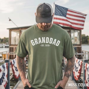 Comfort Colors® Granddad Est. 2025 Shirt Distressed Granddad T-Shirt New Granddad Gift Pregnancy Announcement Tee Father&#39;s Day Grandpa Gift.