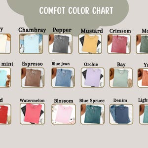 Może przedstawiać: Karta kolor&oacute;w prezentująca r&oacute;żne kolory koszulek, w tym Ivory, Chambray, Pepper, Mustard, Crimson, Moss, Chalky Mint, Espresso, Blue Jean, Orchie, Bay, Yam, Red, Watermelon, Blossom, Blue Spruce, Denim i Light Green.