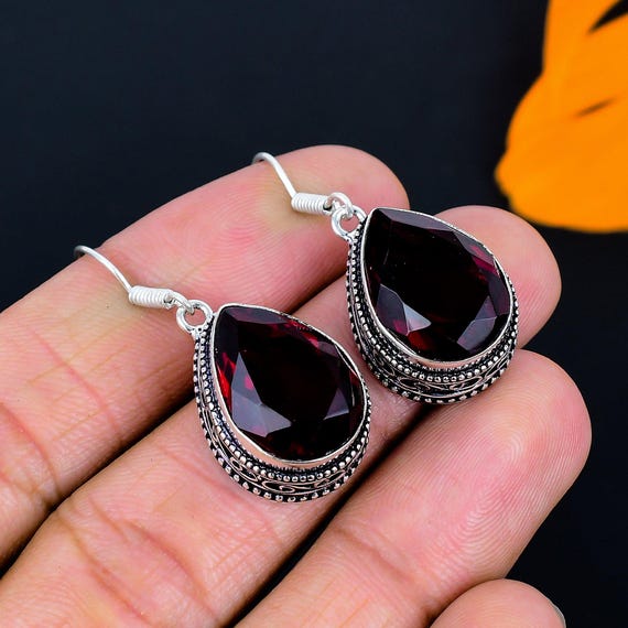 Boucles D'Oreilles Pendantes En Argent Massif Avec Pierres Roses Foncées
