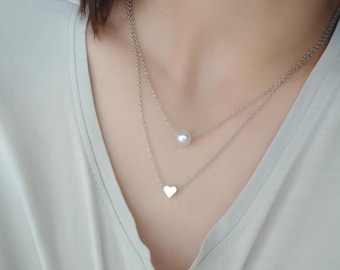 Collar de plata con corazón y perlas de dos capas, collar con dijes de plata, joyería con corazón y perlas de plata, collar multicapa de plata