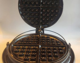 日本未入荷 Low 1892 Patented #9 Wagner Rare! Base Iron Waffle Iron Cast アンティーク雑貨