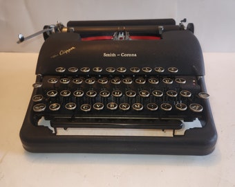 1945 Smith Corona Cipper Portable Typewriter