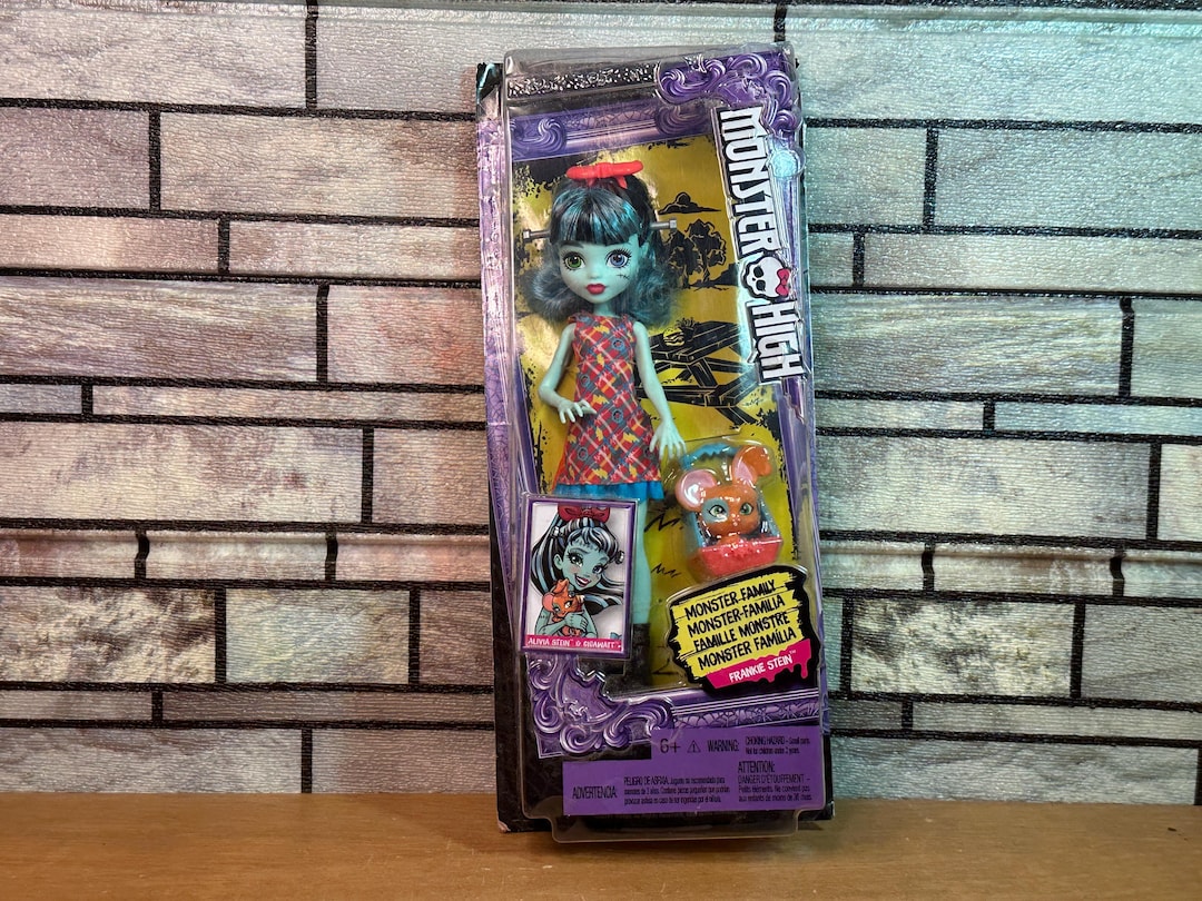 Monster High Alivia Stein W Gigawatt, Monster's Family Frankie Stein ...