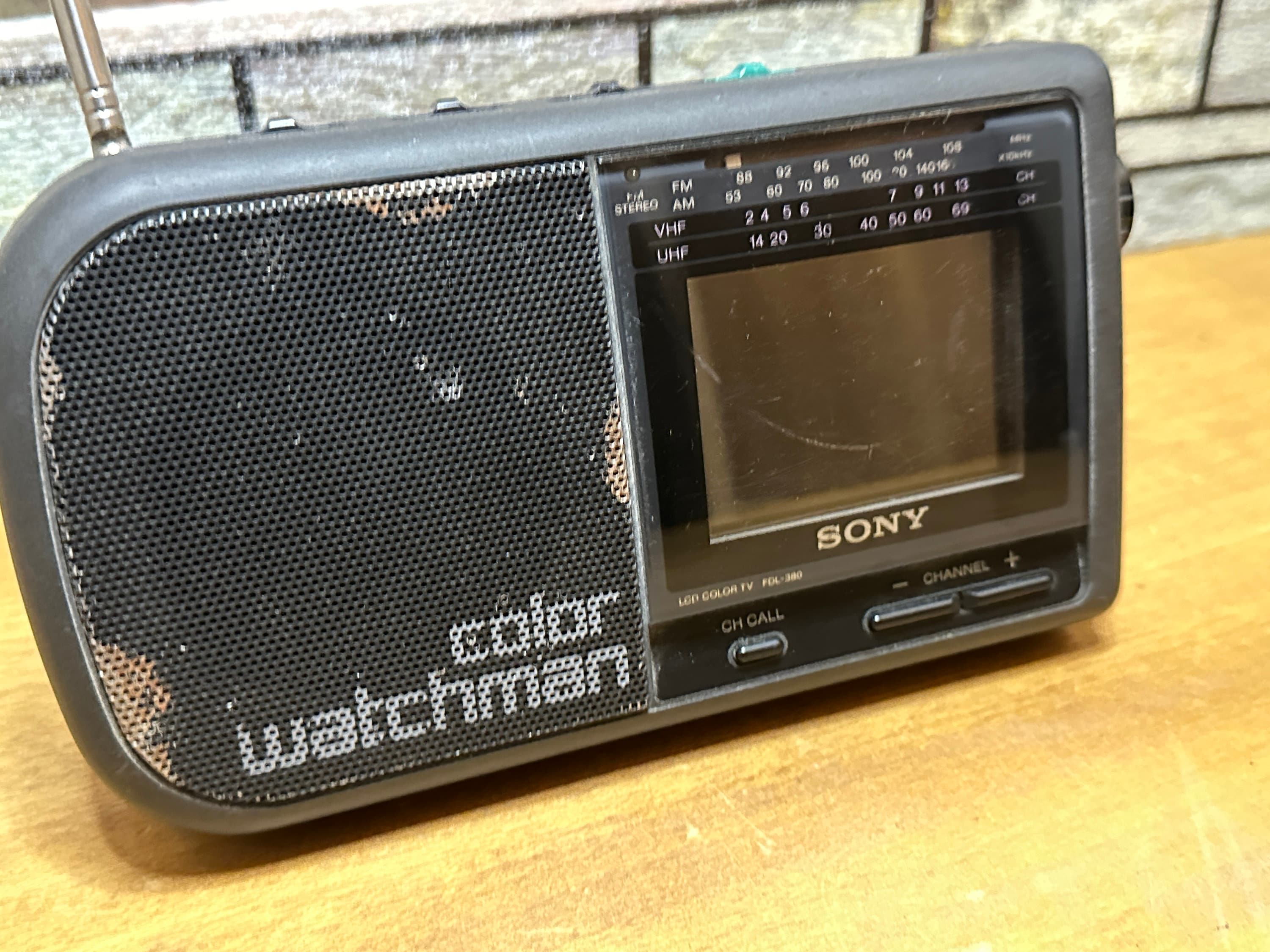 Sony Color Watchman LCD Color TV, Radio Stereo Receiver FDL
