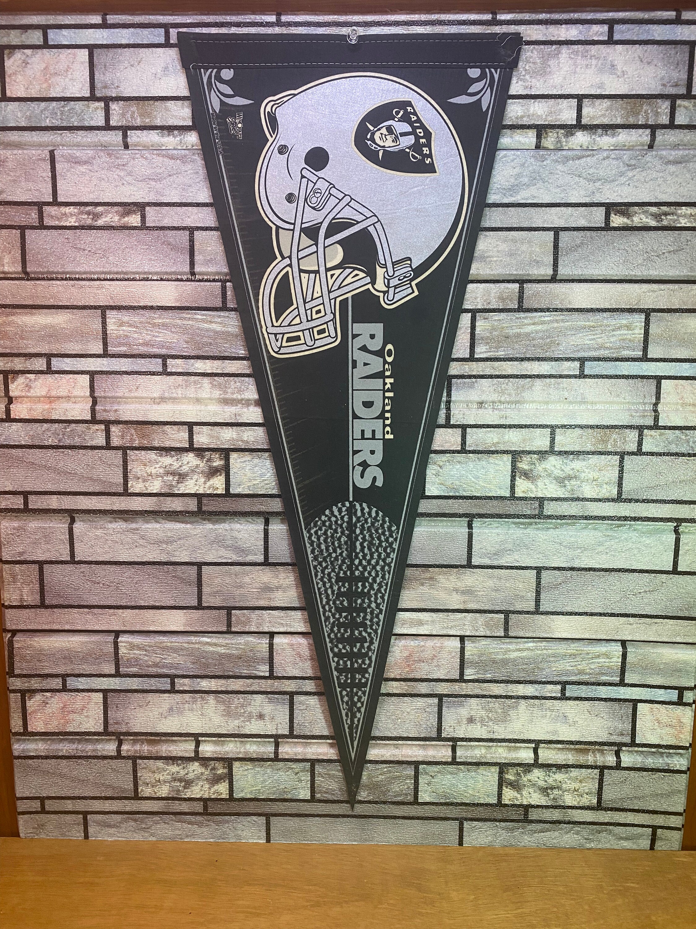 アクセサリー LA Raiders NFL PENNANT CLOCK 1988 Vintage Los Angeles Raiders Pennant Clock 1988 LA Raiders