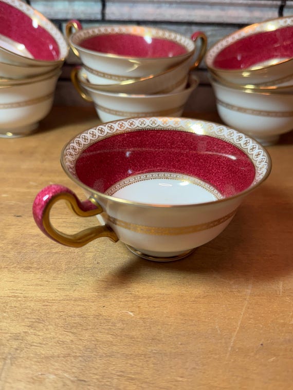 Wedgwood Ulander Powder Ruby Tea Cup and Saucer: Gold Bone China