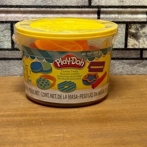 キッチンで楽しく遊べる Play-Doh クッキートリート カッター - 未開封!