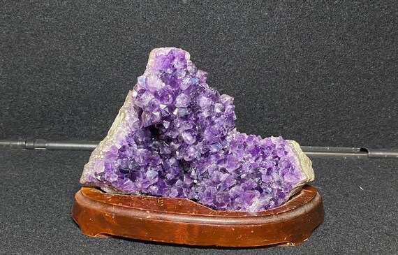 アメジストジオード 大きめ 紫 木製ベース付き大型深紫アメジストクラスタージオード - Etsy 日本