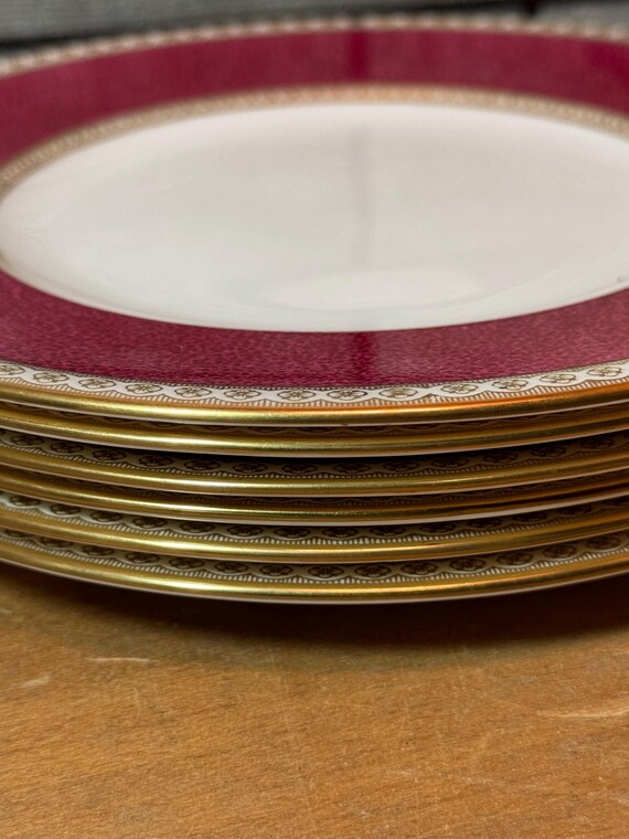 Wedgwood Ulander Powder Ruby Salad Plate: Gold Porcelain China
