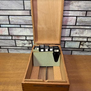 Eiche Holz Schwalbenschwanz Box Vintage 1970er Jahre Register Rolodex Slider, kostenloser Versand am selben Tag