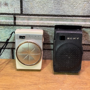 Vintage Sony TR-620 Pocket AM Transistor Radio, Excellent, Free