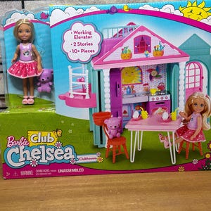 Casa del árbol Chelsea de Barbie, oso morado, ascensor, envío