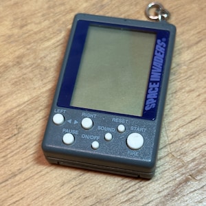 Radio Shack Mini Game Keychain Space Invaders, by Tandy and Taito, Works, Free Same Day QuikShip