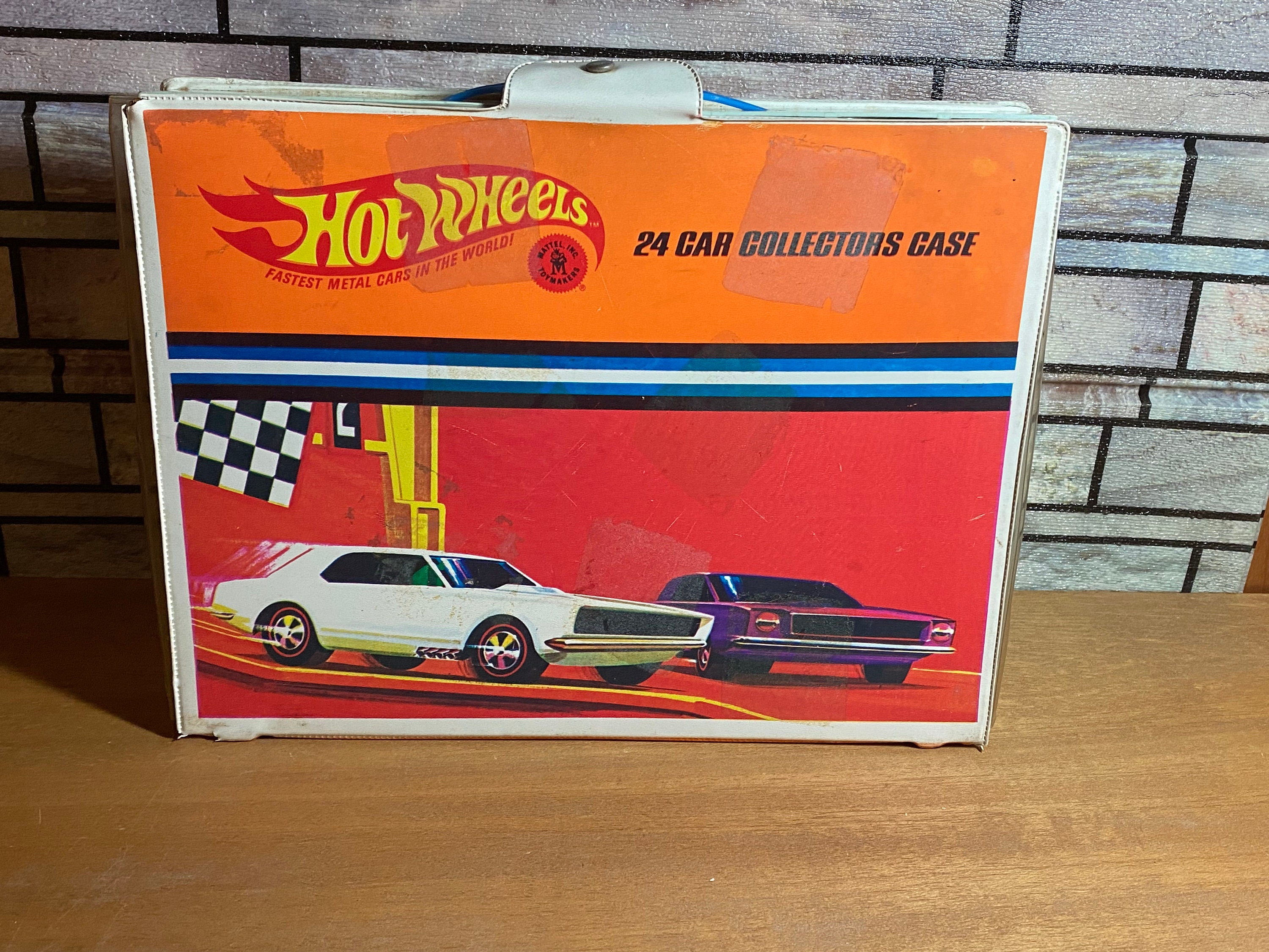 Vintage Hot Wheels 100 Car Rolling Carrying Case Model 20387 With