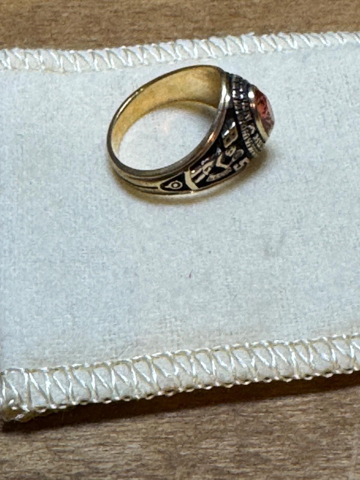 1985 Scarborough High School Class Ring: 10k Gold, Houston Texas