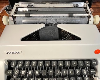 Olympia SM9 Typewriter w/Case - 1972