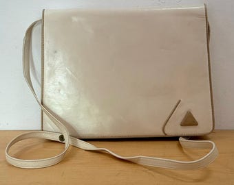 70s Hand Made in Italy Ivory Kid Leather Handbag Beige Camel Shoulder Worn