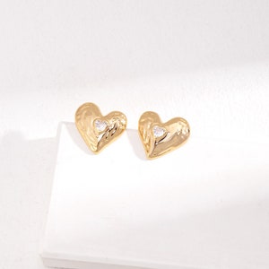 Pendientes de San Valentín, Regalo único para ella, Pendiente de amor, Pendientes de corazón, Pendientes de oro minimalistas, Pendientes de piedras preciosas de plata, Pendientes de niñas