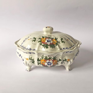 Elegant Italian vintage soup tureen, vintage soup server, vintage soup vessel, Bassano soup tureen