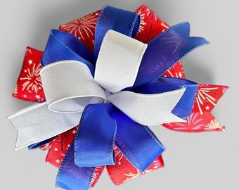 Azul, blanco, rojo, lazo del 4 de julio.
