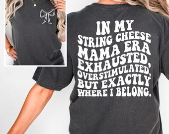 Descarga del diseño de camiseta de sublimación "Mamá con queso en tiras" SVG PNG, diseño moderno y divertido para mamá sobreestimulada