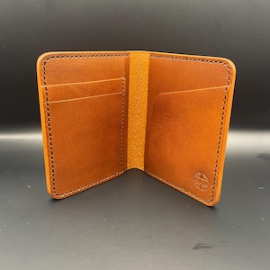 Billetera para tarjetas plegable vertical hecha a mano