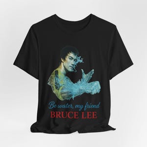Flua sem forma, como água: Camiseta de manga curta unissex Kung Fu Master